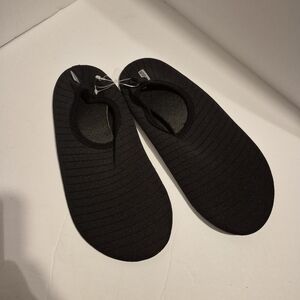 VIFUUR unisex size 42/43 black slip on water shoes, NWT men 8.5 women 10.5 New